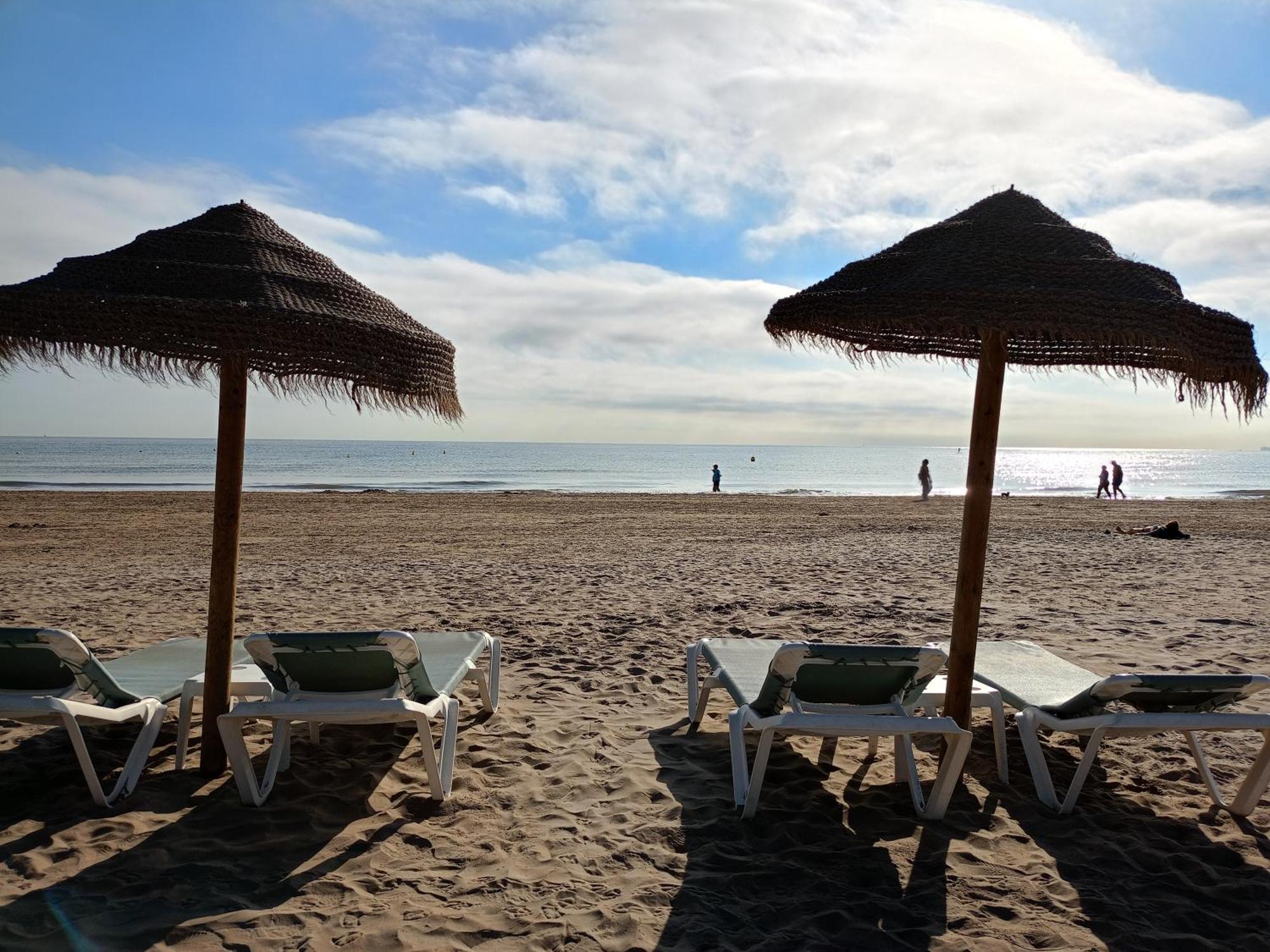Apartamento Dos Habitaciones Primera Linea De Playa Valencia Exterior foto